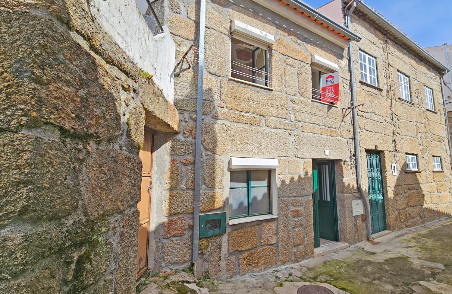  te koop dorpshuis Gonçalo Guarda 1