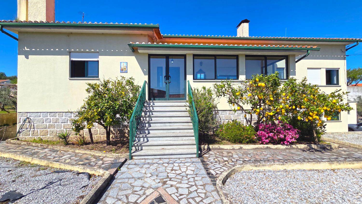  te koop huis São Paio Gouveia 1