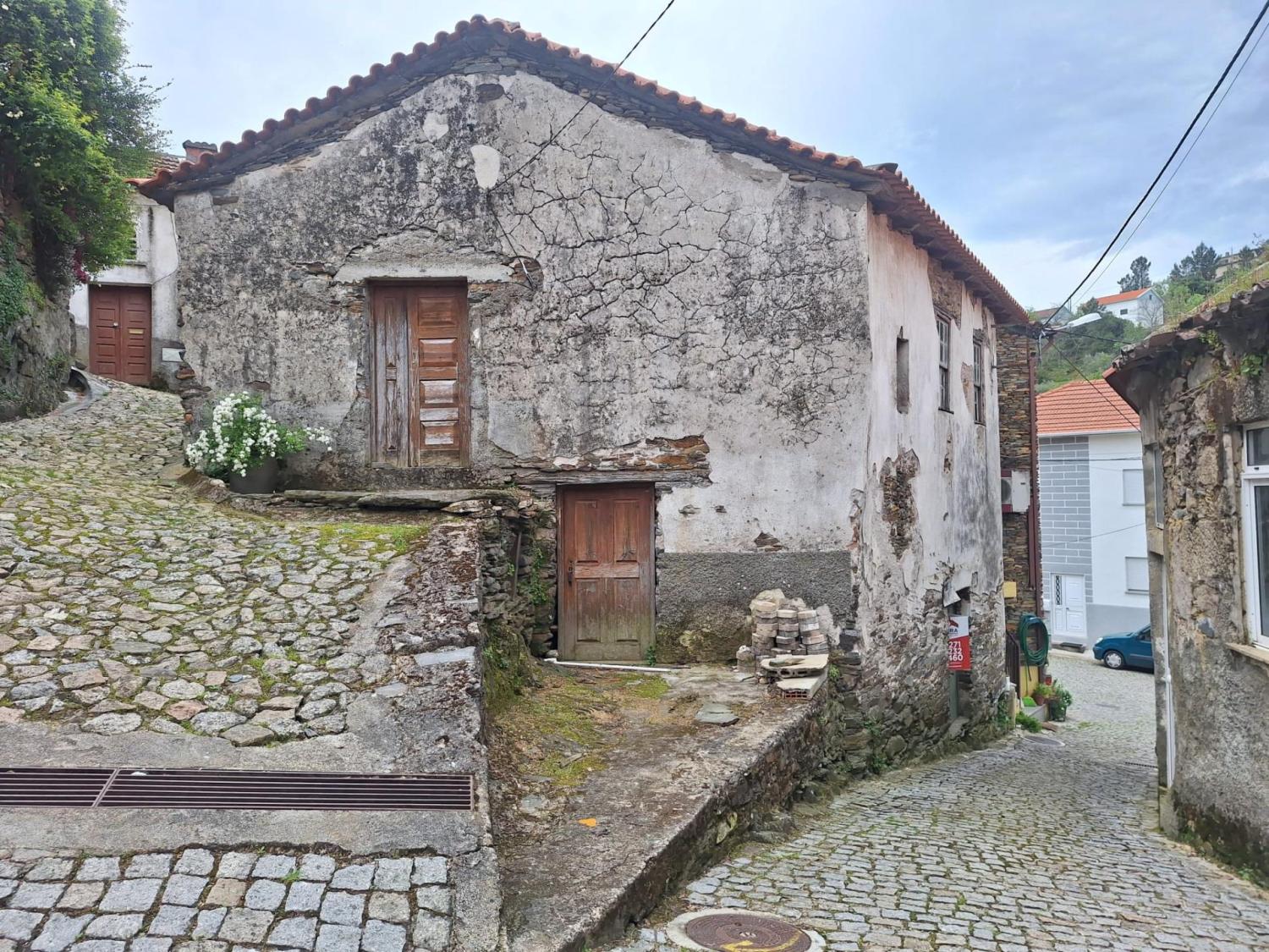  te koop dorpshuis Sameiro Manteigas 1