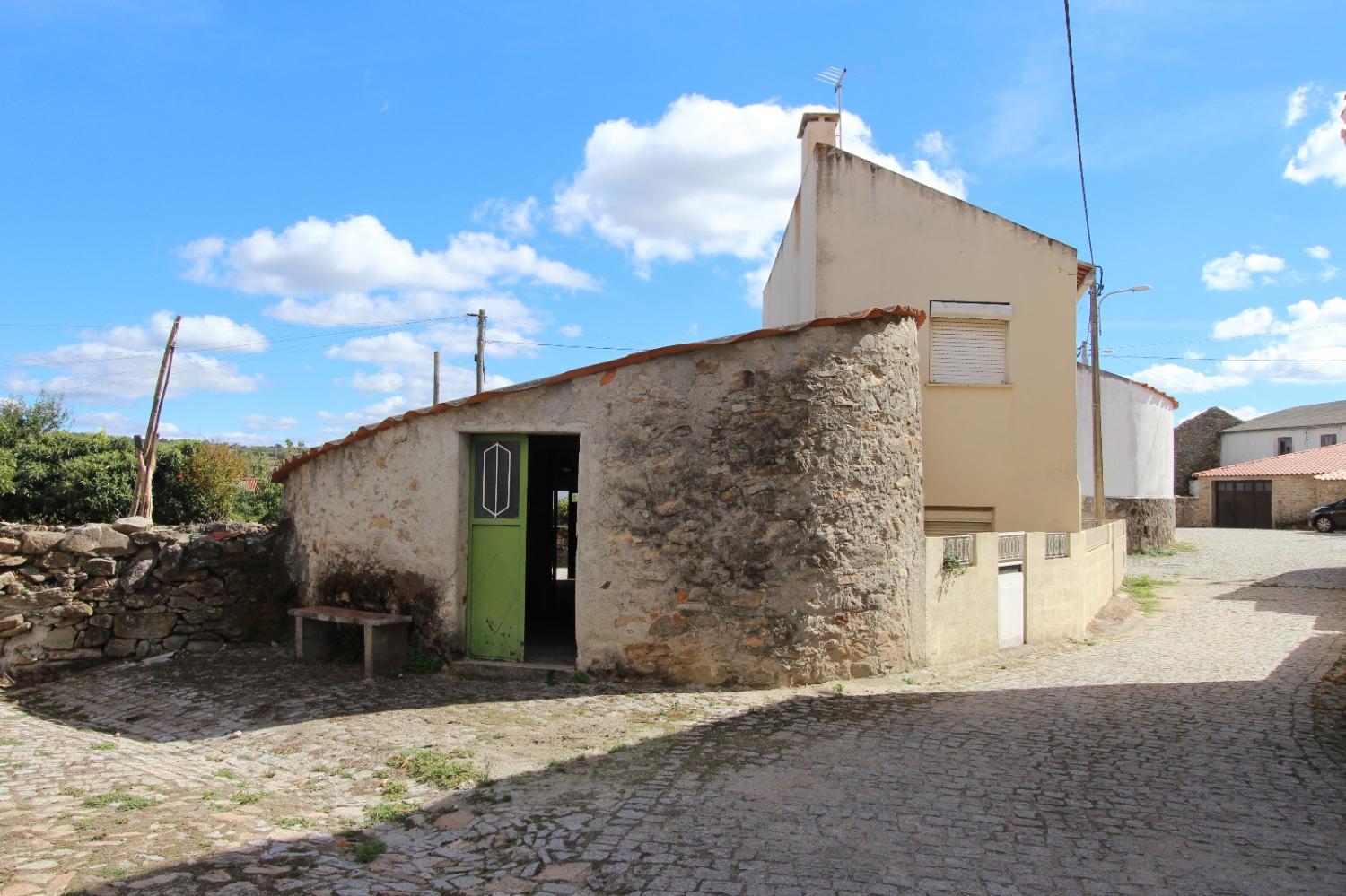  te koop dorpshuis Malpartida Almeida 4